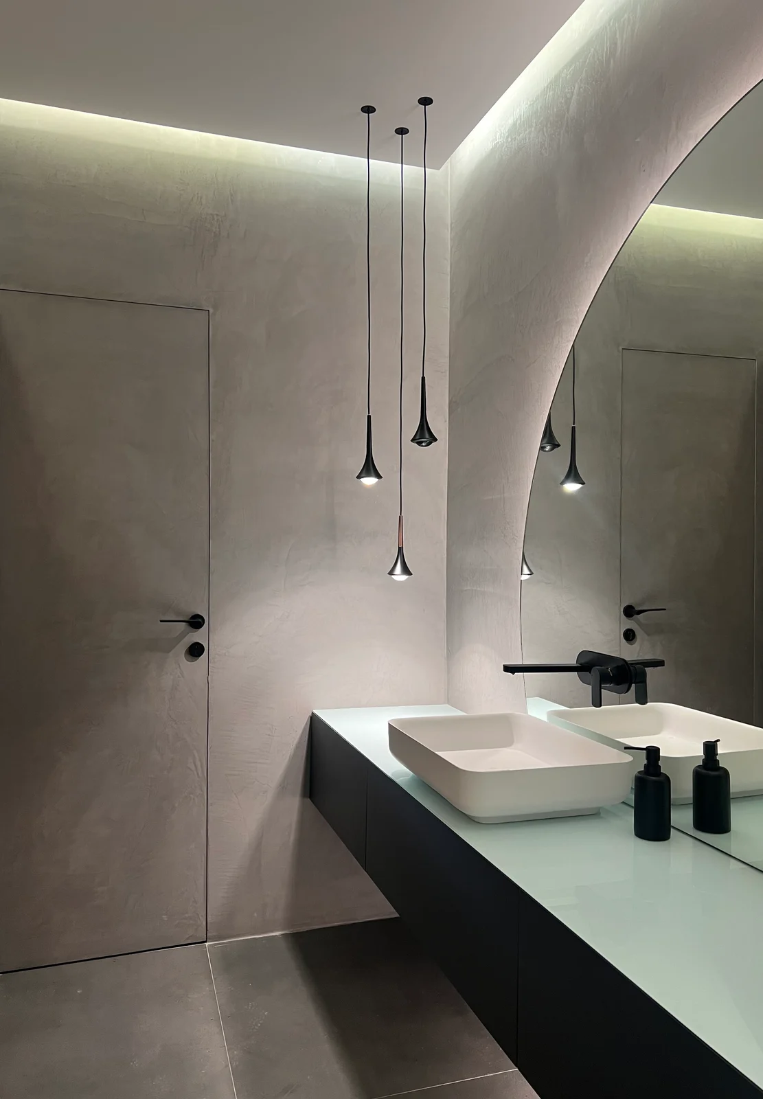 Bathroom vanity & curved mirror