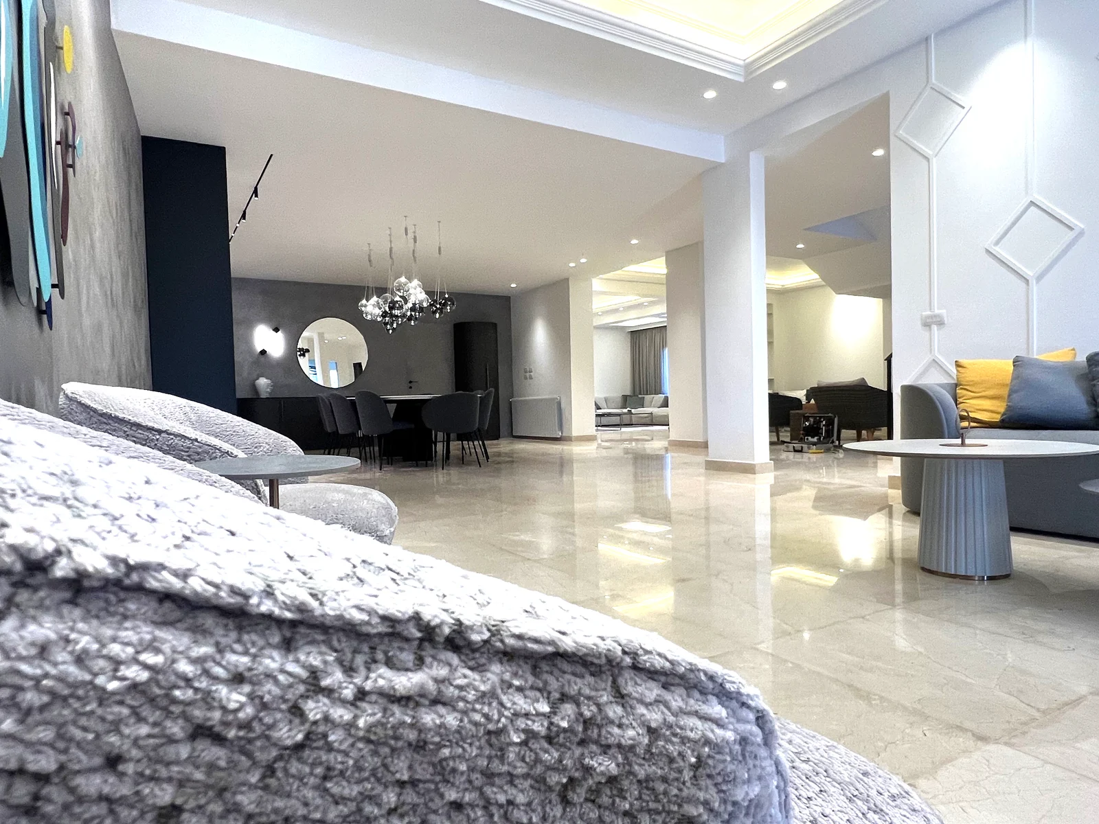 Seating textures & open-plan views